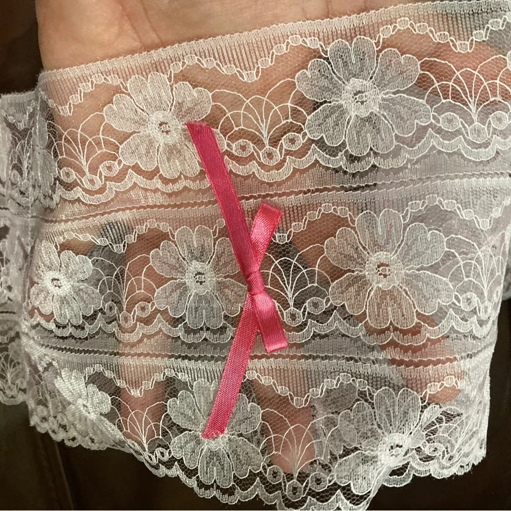 NWOT Pink Lace Toilet Paper Holder